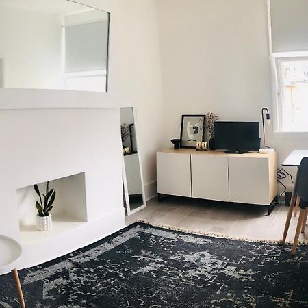 Bright Chiswick Apartment - Great Location ลอนดอน ภายนอก รูปภาพ