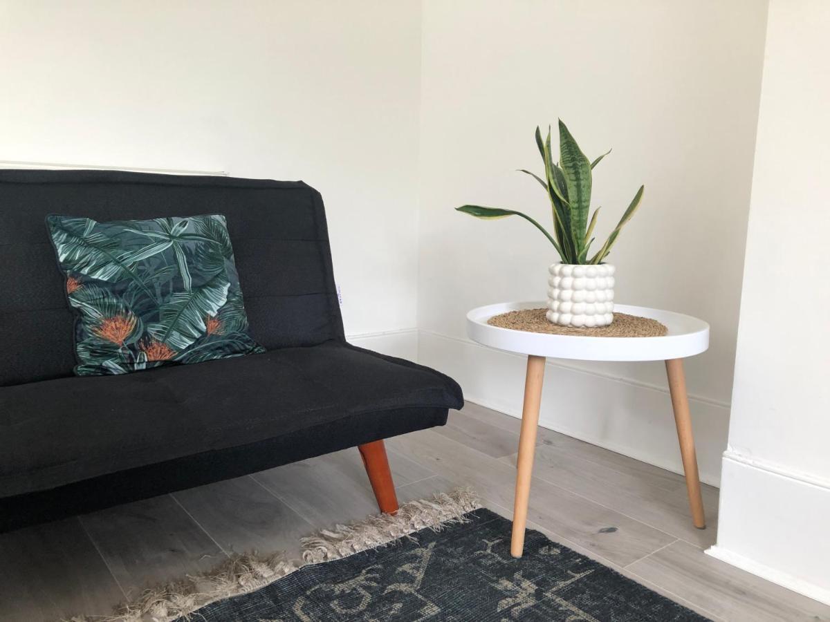 Bright Chiswick Apartment - Great Location ลอนดอน ภายนอก รูปภาพ