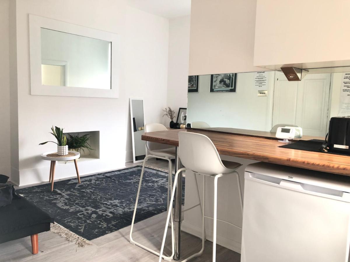 Bright Chiswick Apartment - Great Location ลอนดอน ภายนอก รูปภาพ