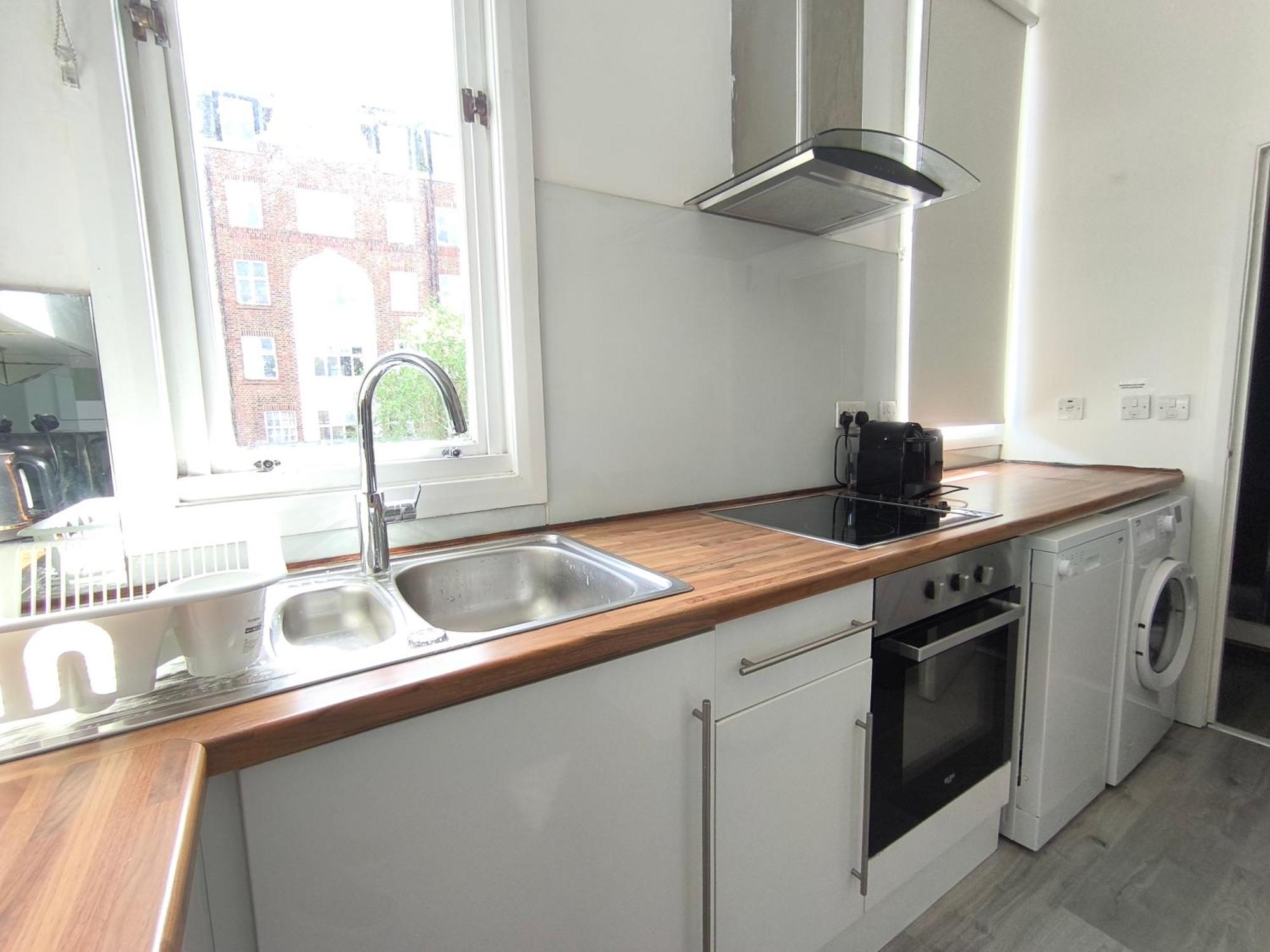 Bright Chiswick Apartment - Great Location ลอนดอน ภายนอก รูปภาพ